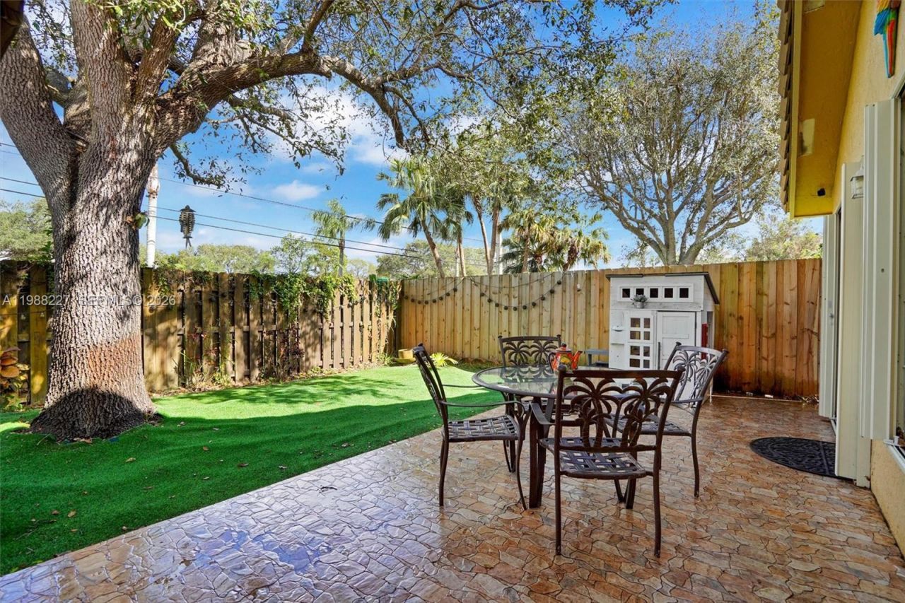 20401 SW 1st St , Pembroke Pines, FL 33029 Photo