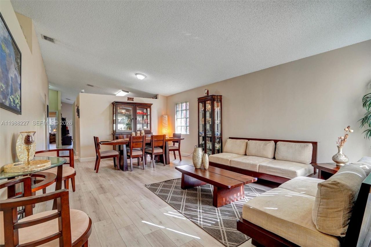 20401 SW 1st St , Pembroke Pines, FL 33029 Photo