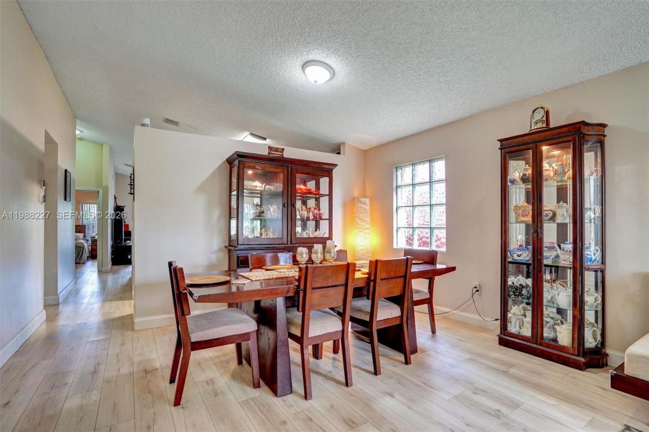 20401 SW 1st St , Pembroke Pines, FL 33029 Photo