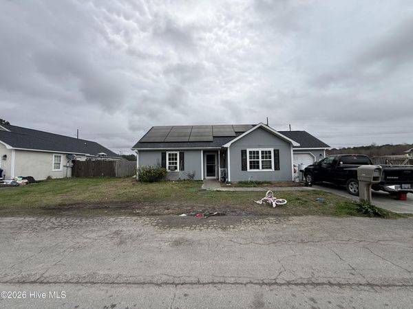 206 Fox Way N, Hubert, NC 28539