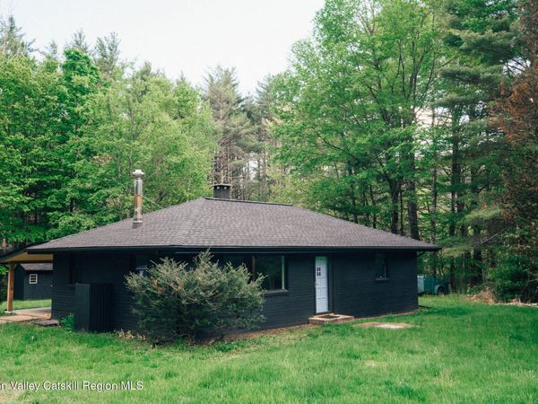 35 Race Track Road, Woodstock, NY 12409