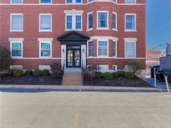 541 Rosedale Avenue, Unit 202, St Louis, MO 63112