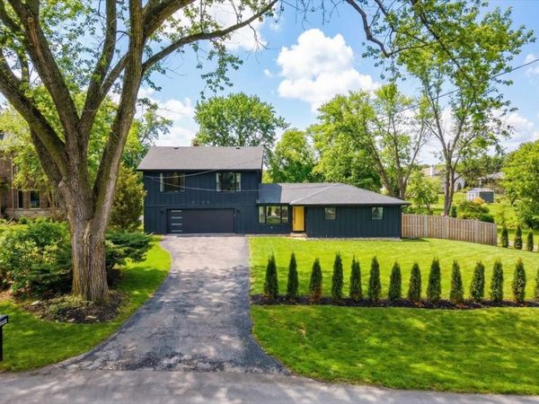 8122 Fairmount Avenue , Downers Grove, IL 60516