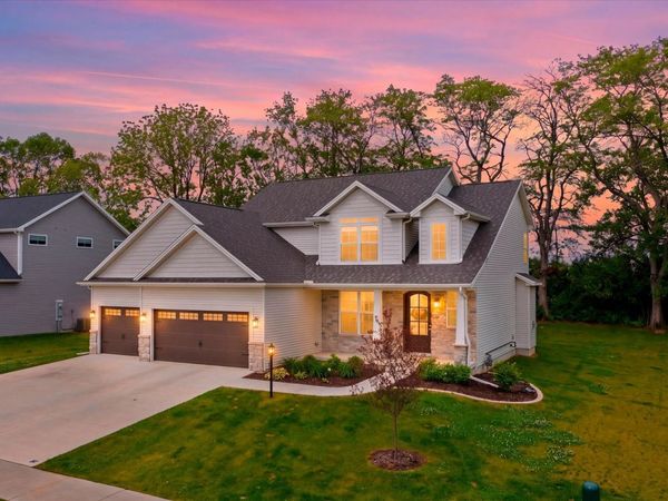 1213 Briarwood Lane, Mahomet, IL 61853