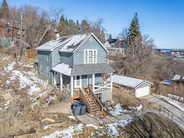 326 N 19th Avenue W, Duluth, MN 55806