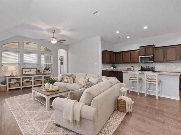 466 Rockaway Drive, Midlothian, TX 76065