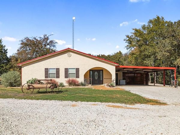 595 Navajo Road, Whitesboro, TX 76273