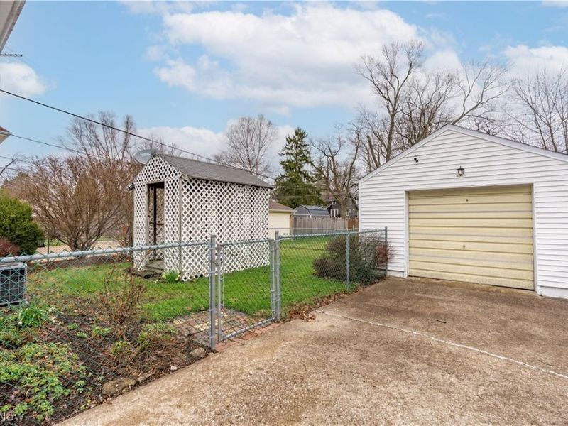 2120 Blenheim Avenue , Alliance, OH 44601 Photo 3