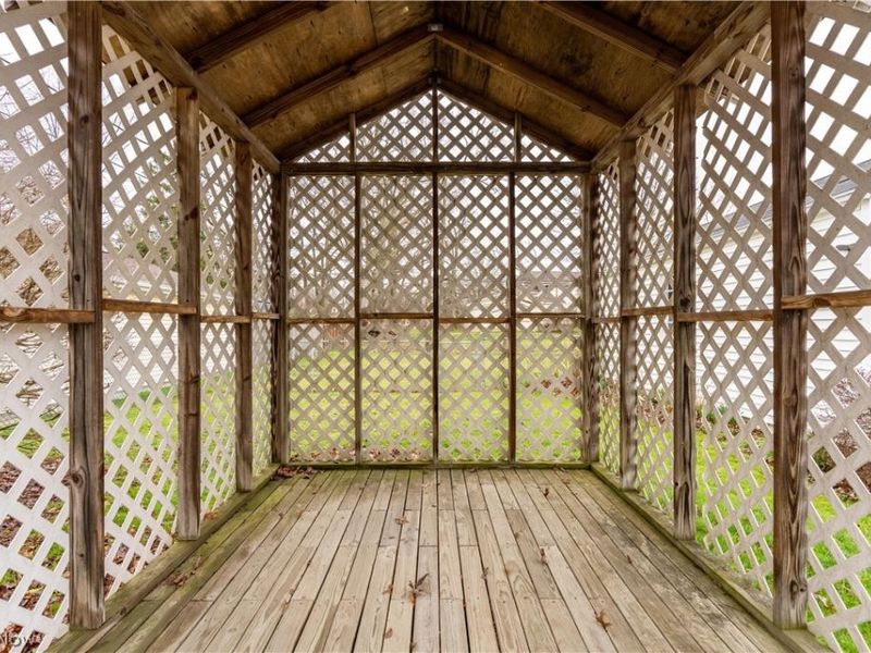 2120 Blenheim Avenue , Alliance, OH 44601 Photo 5