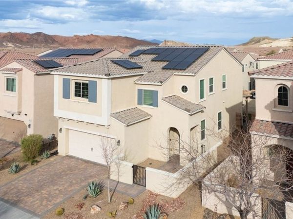 1136 Strada Pecei, Henderson, NV 89011