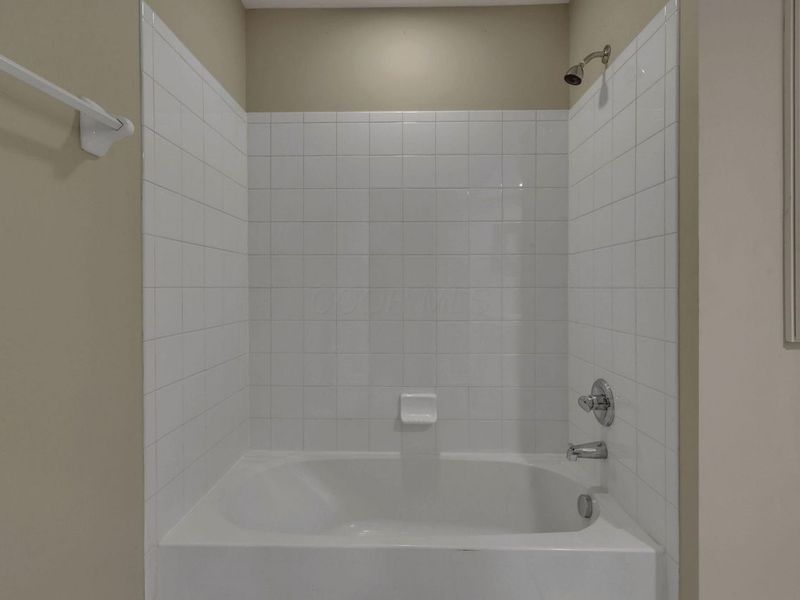 8083 Farm Crossing Circle , Powell, OH 43065 Photo 32