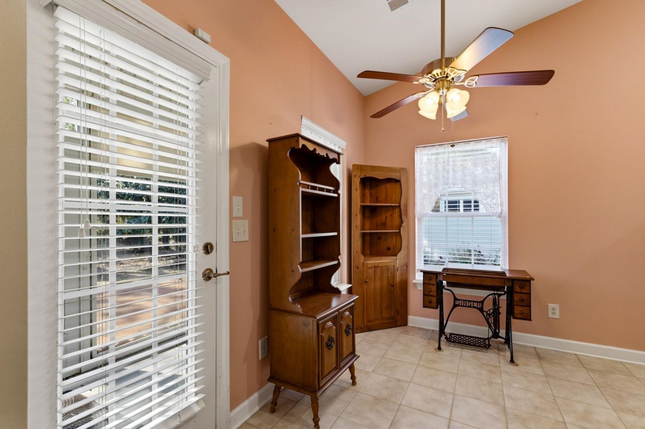 4337 Marshwood Dr. Photo 14