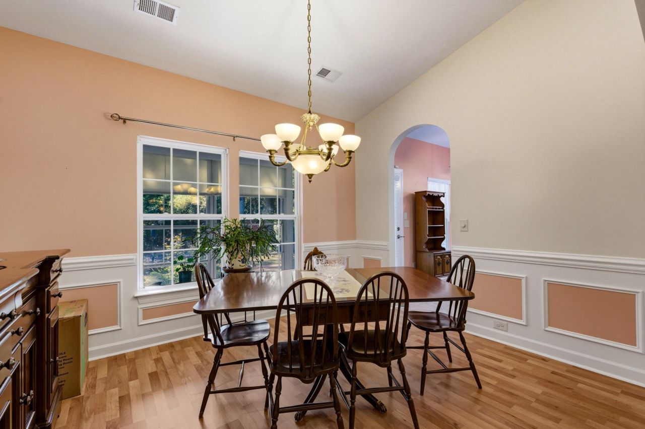 4337 Marshwood Dr. Photo 9