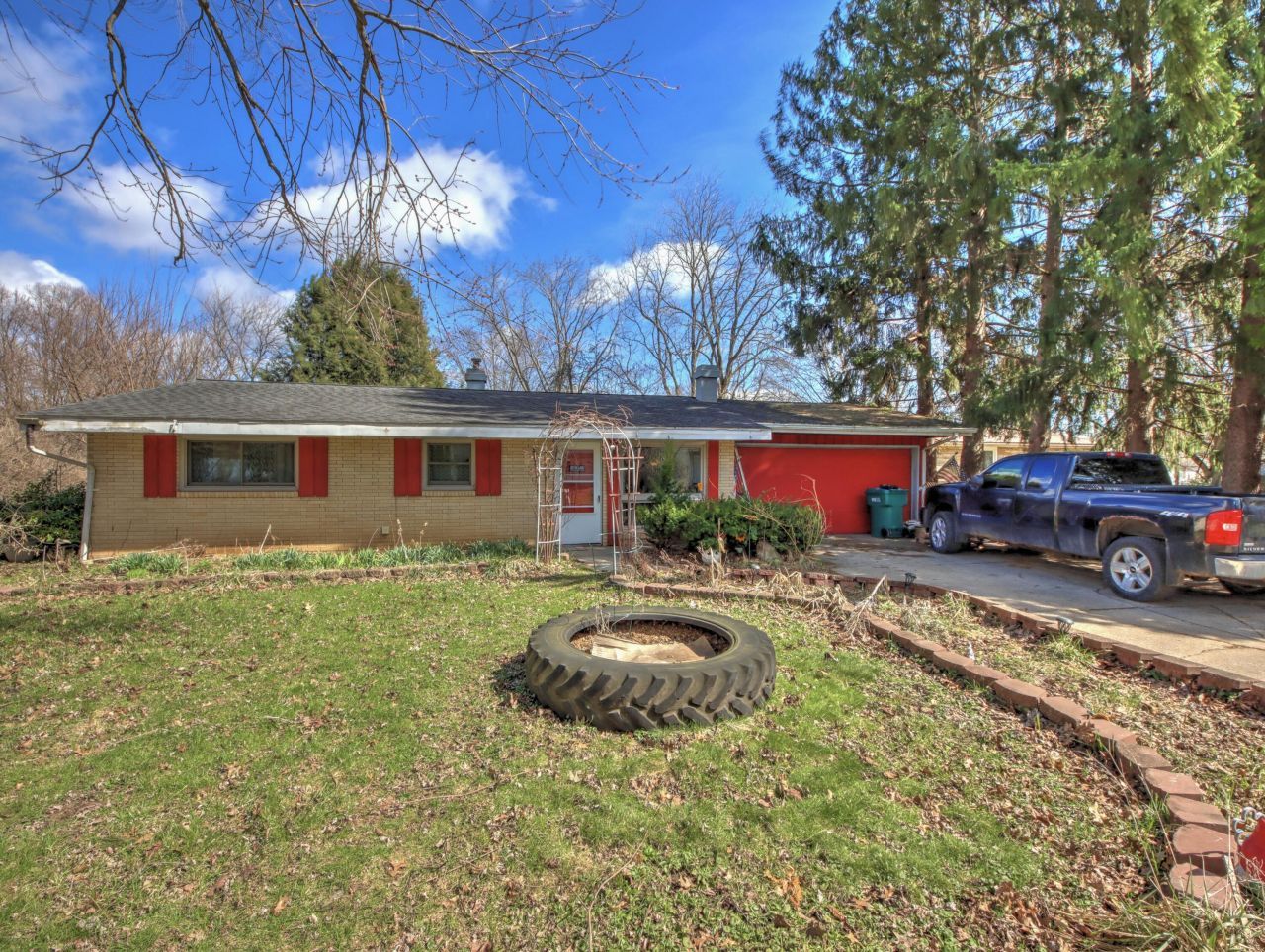 1407 J Street, La Porte, IN 46350 Main Photo