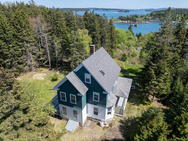31 Green Head Lane, Stonington, ME 04681
