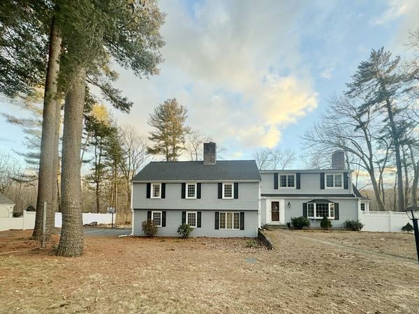 11 Tophet Road, Lynnfield, MA 01940