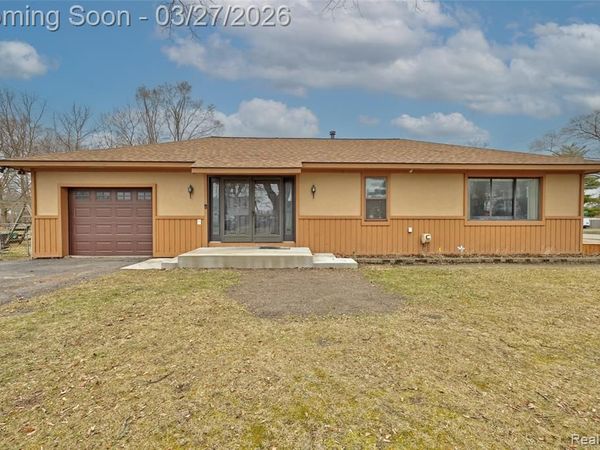 4009 Airport Road, Waterford Twp, MI 48329