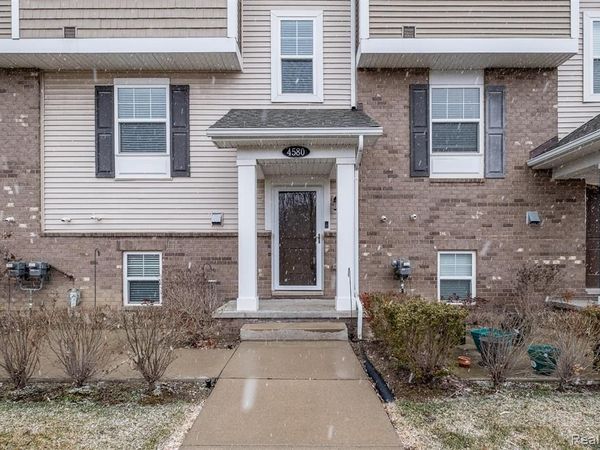 4580 Bradley Circle, Troy, MI 48085