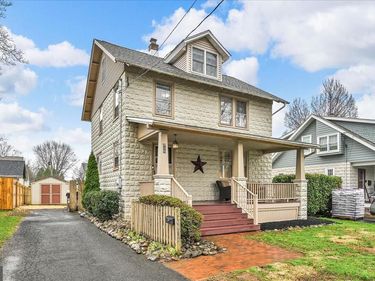 180 N CLINTON STREET, DOYLESTOWN, PA 18901