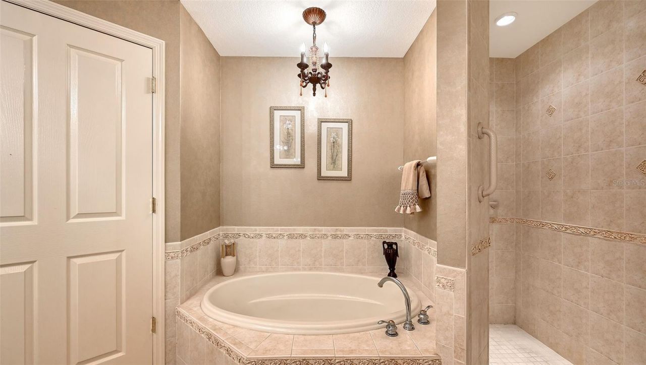 5255 Bouchard Circle, Unit 102, Sarasota, FL 34238 Photo