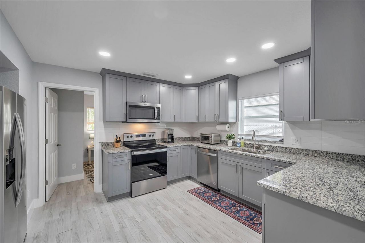 2703 18th Street S, Saint Petersburg, FL 33712 Photo