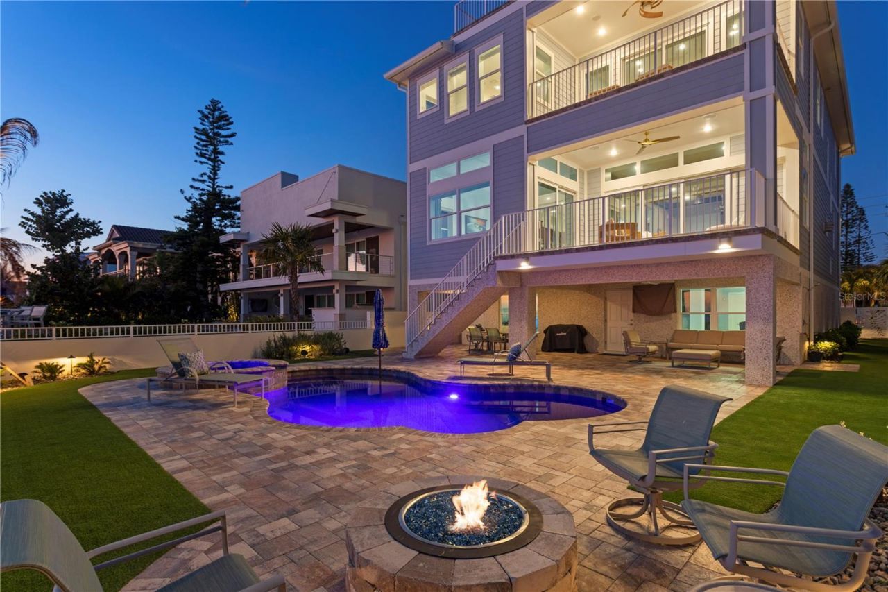 15612 Gulf Boulevard, Redington Beach, FL 33708 Photo