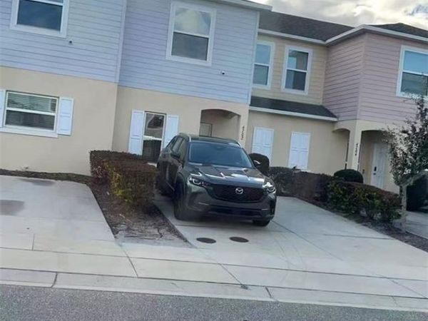 4702 CORAL CASTLE DRIVE, KISSIMMEE, FL 34746