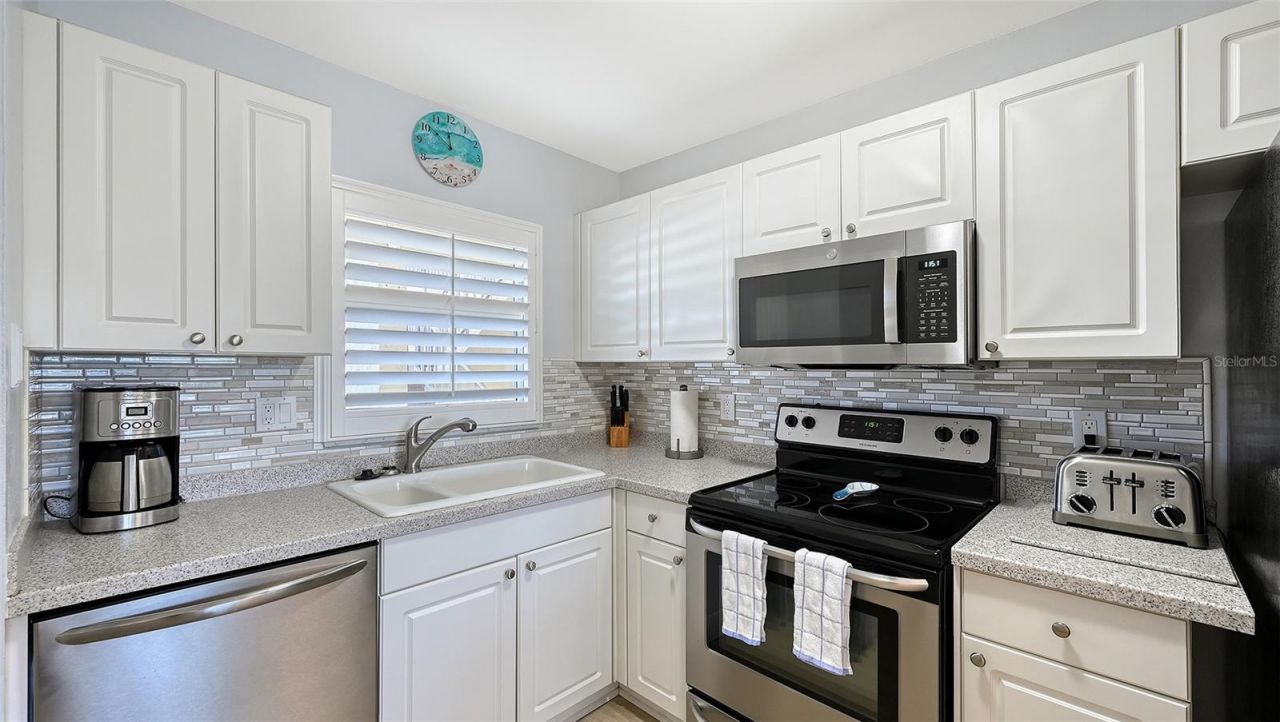901 Beach Road, Unit 205, Sarasota, FL 34242 Photo