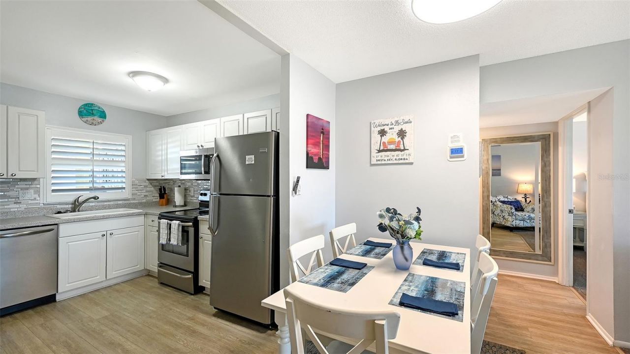 901 Beach Road, Unit 205, Sarasota, FL 34242 Photo