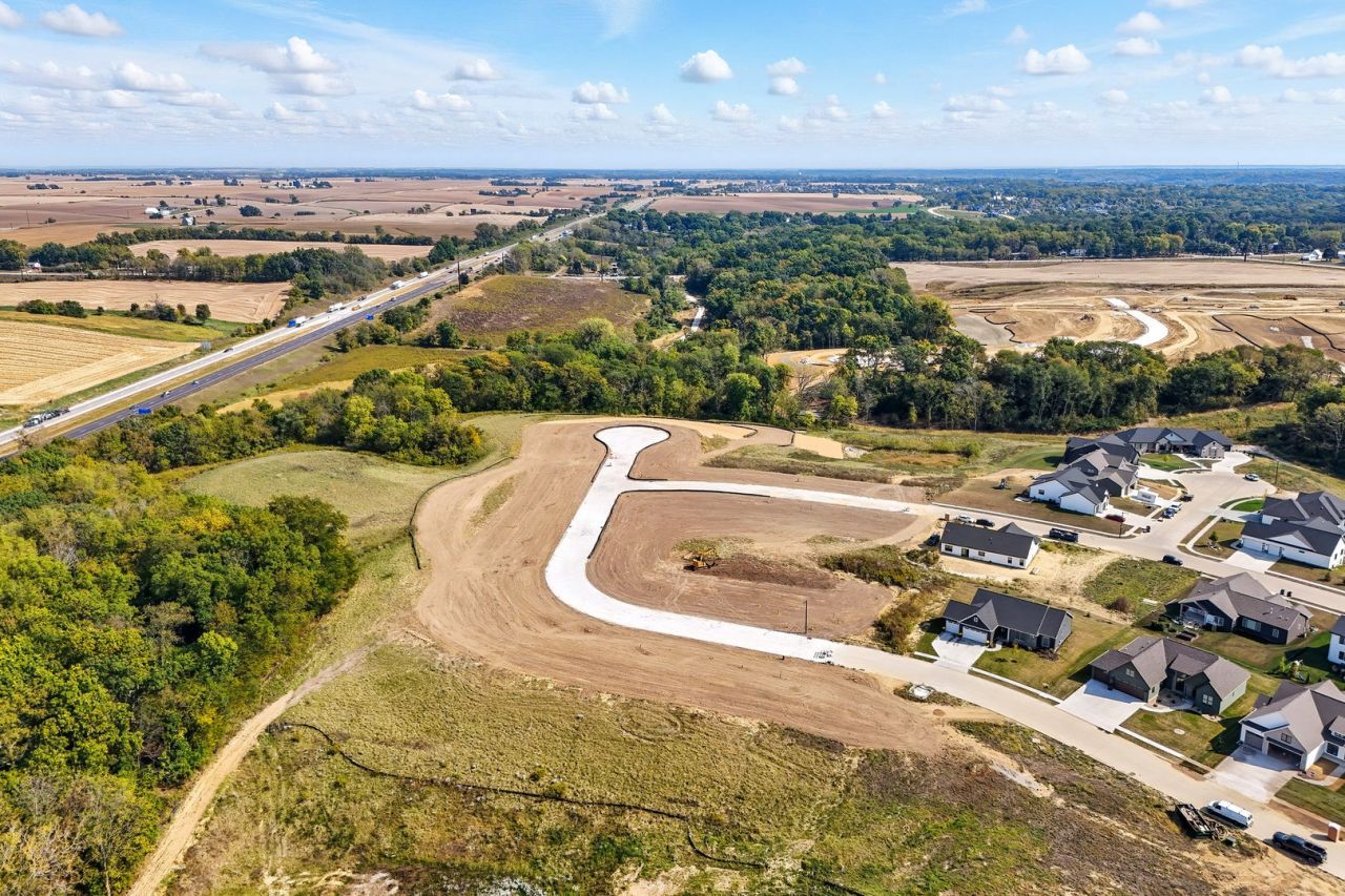 7225 Alvie Court, Bettendorf, IA 52722 Main Photo