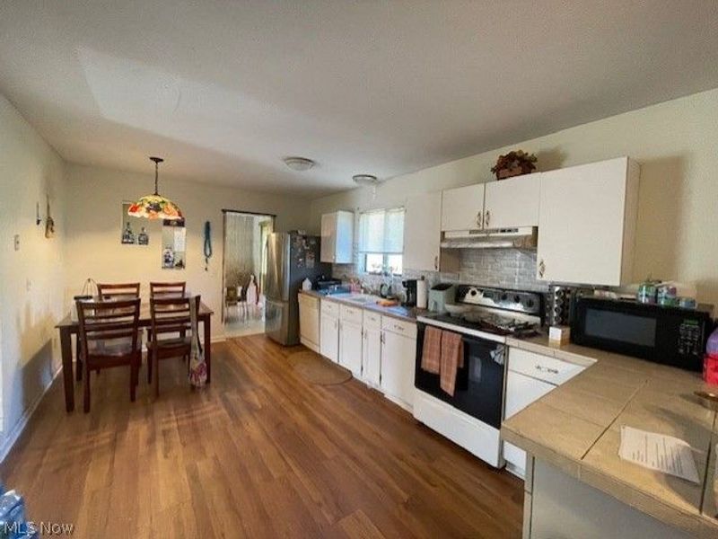 97 Chelmsford Drive , Aurora, OH 44202 Photo 3