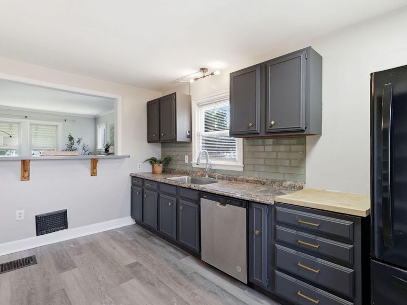 3016 Mcguffey Road , Columbus, OH 43224 Photo 15