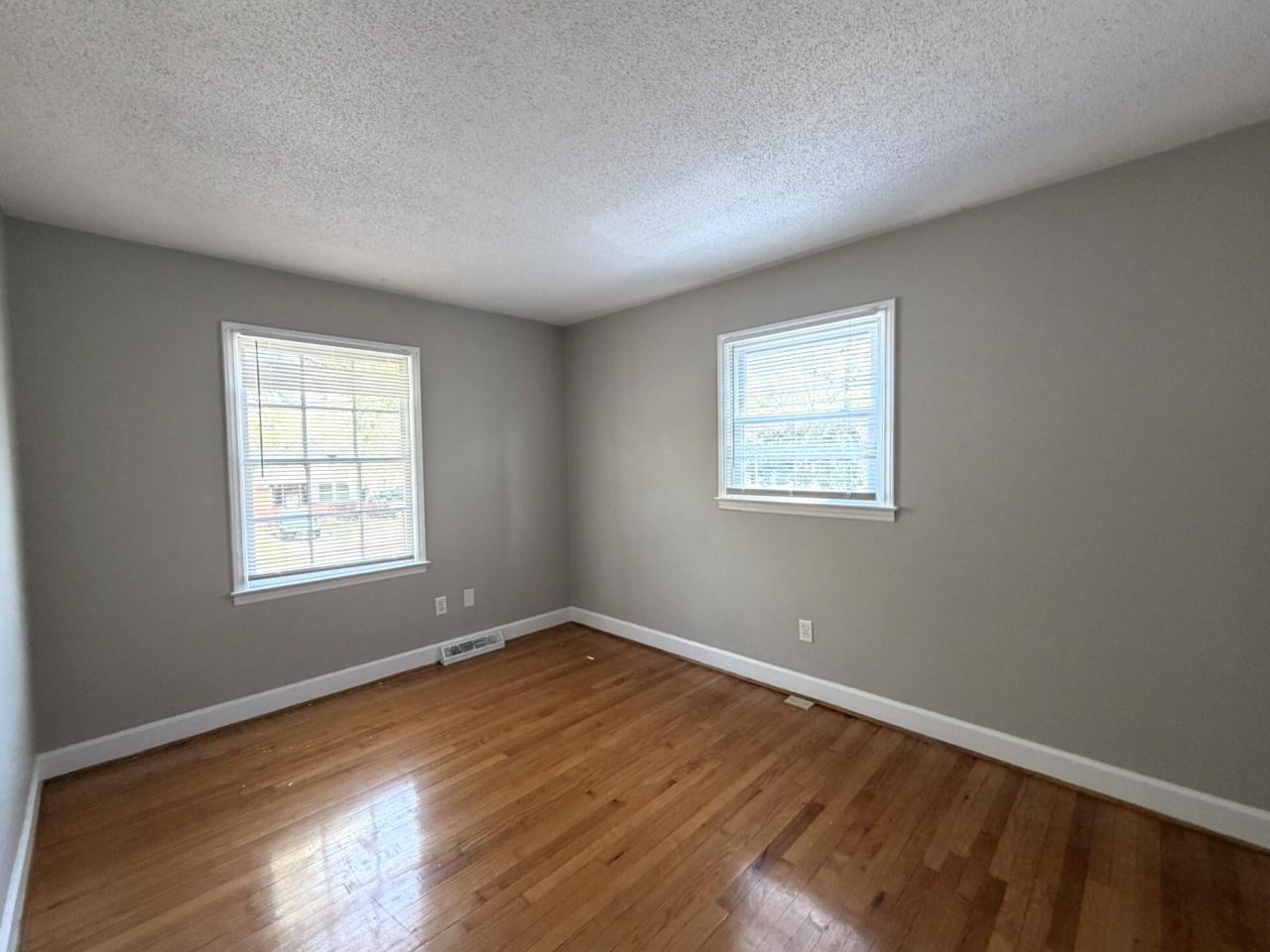 7635 Hillandale Road Photo 10