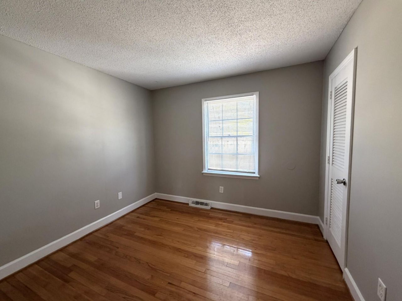 7635 Hillandale Road Photo 11