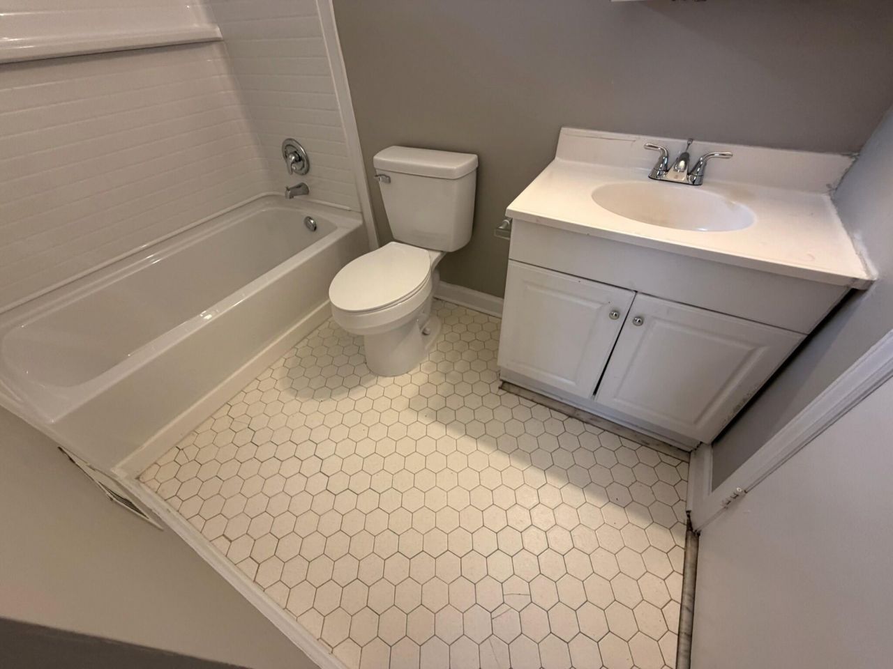 7635 Hillandale Road Photo 7