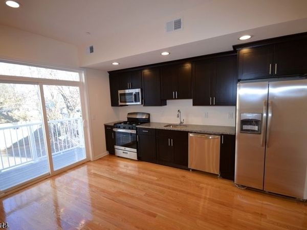 105 Center St, Unit 2, Garwood, NJ 07027