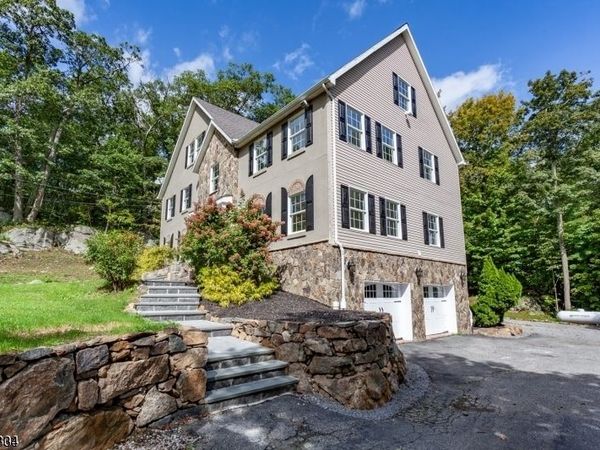 14 Hidden Valley Dr, Vernon, NJ 07462