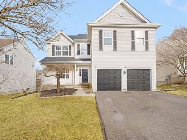 22 Kershaw Ct, Bridgewater, NJ 08807