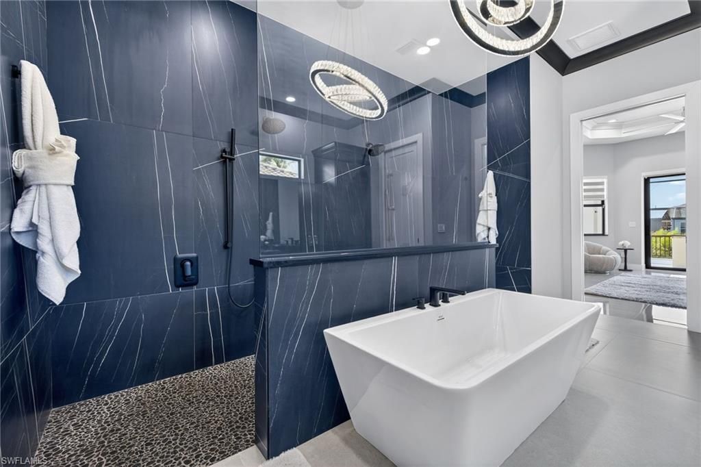 2002 SE 18th Ave, Cape Coral, FL 33990 Photo