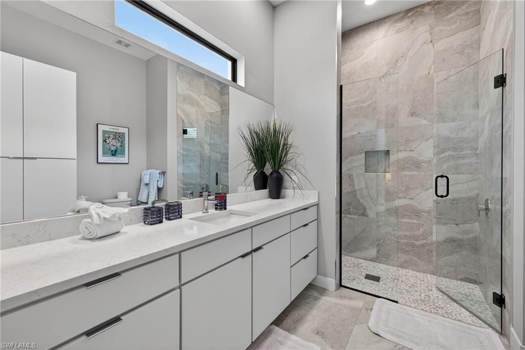 2002 SE 18th Ave, Cape Coral, FL 33990 Photo