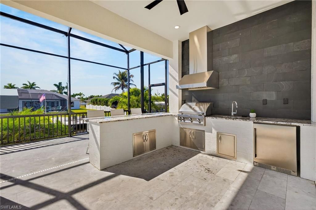 2002 SE 18th Ave, Cape Coral, FL 33990 Photo