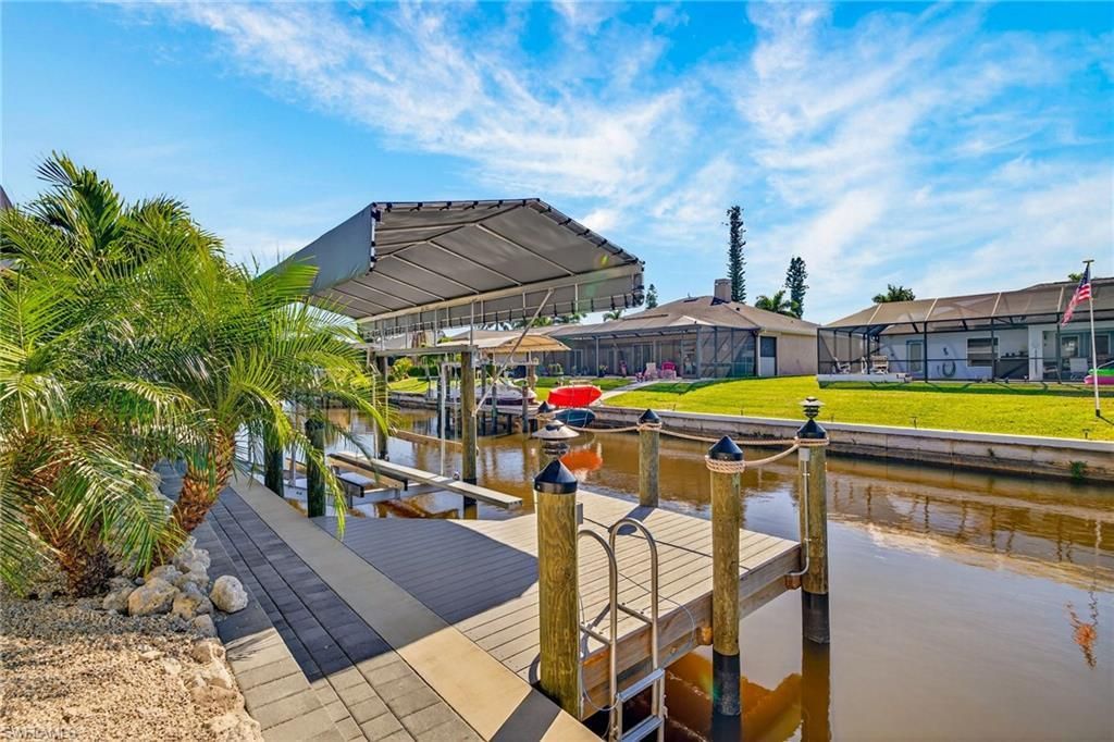 2002 SE 18th Ave, Cape Coral, FL 33990 Photo