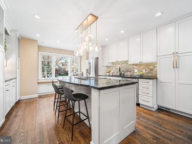 29 N OAKLAND STREET, ARLINGTON, VA 22203