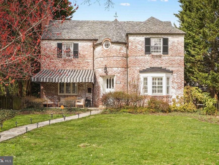 212 Saint Dunstans Road, Baltimore, MD 21212 Main Photo