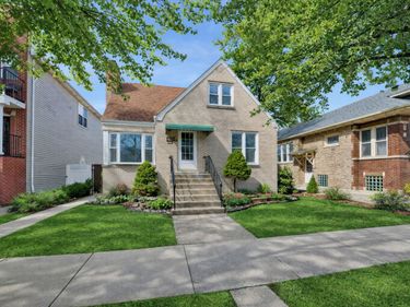 1318 Highland Avenue, Berwyn, IL 60402