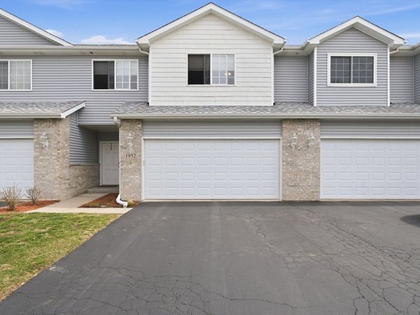 1952 Waters Edge Drive , Minooka, IL 60447