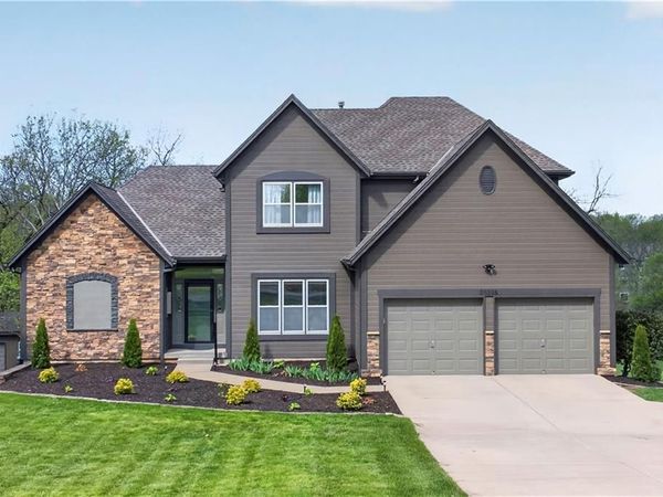 30305 W 84th Terrace, De Soto, KS 66018