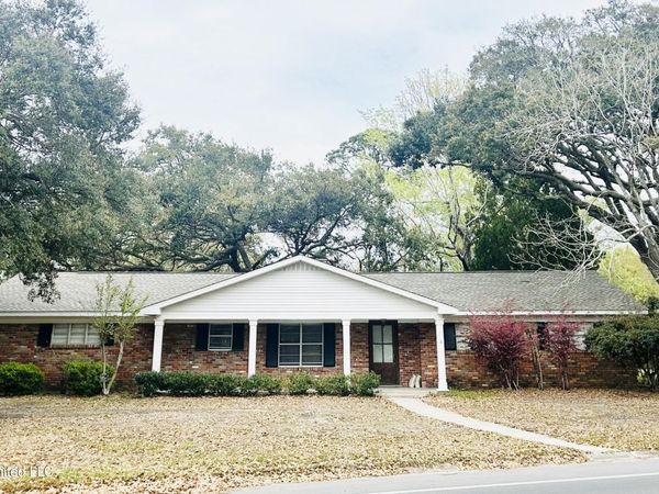 12704 Cambridge Boulevard, Ocean Springs, MS 39564