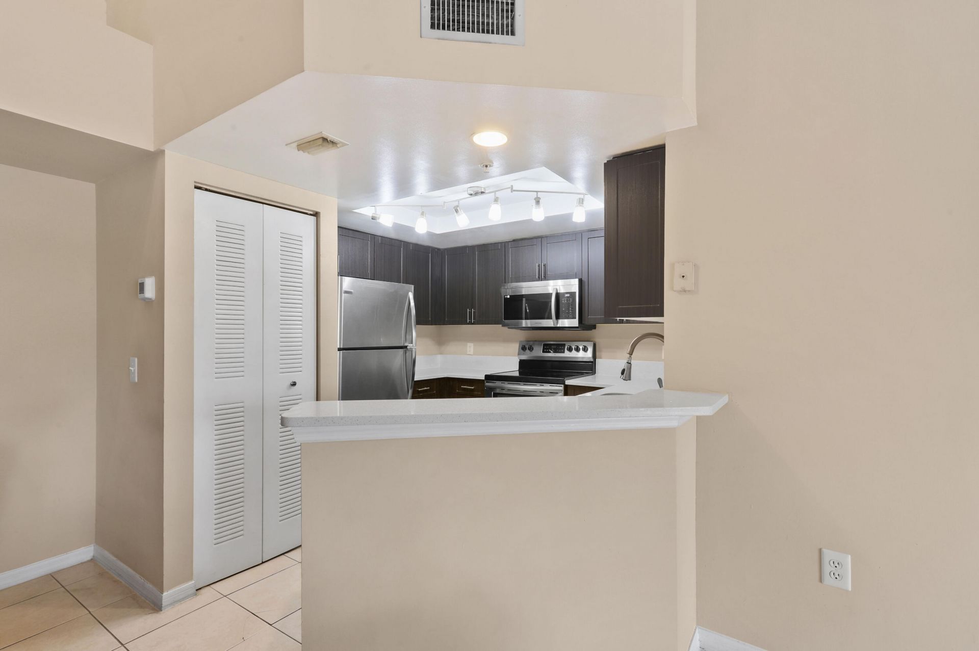 4159 N Haverhill Road, Unit 1319, West Palm Beach, FL 33417 Photo