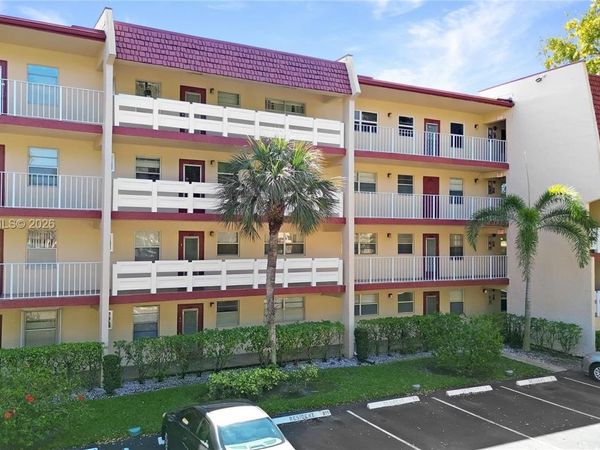 1030 Country Club Dr, Unit 309, Margate, FL 33063